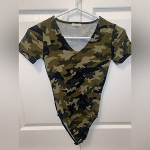 Camo bodysuit XS
